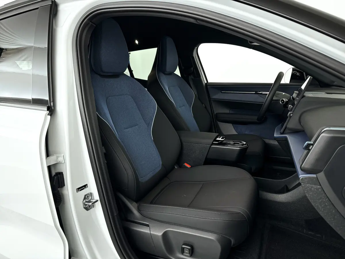 Single Motor Extended Range Plus 69 kWh | SOH 100% | Parkeercamera | Harman Kardon | Stoel- en stuurverwarming | Elektrische stoelen