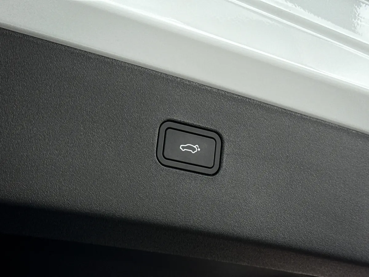 Single Motor Extended Range Plus 69 kWh | SOH 100% | Parkeercamera | Harman Kardon | Stoel- en stuurverwarming | Elektrische stoelen