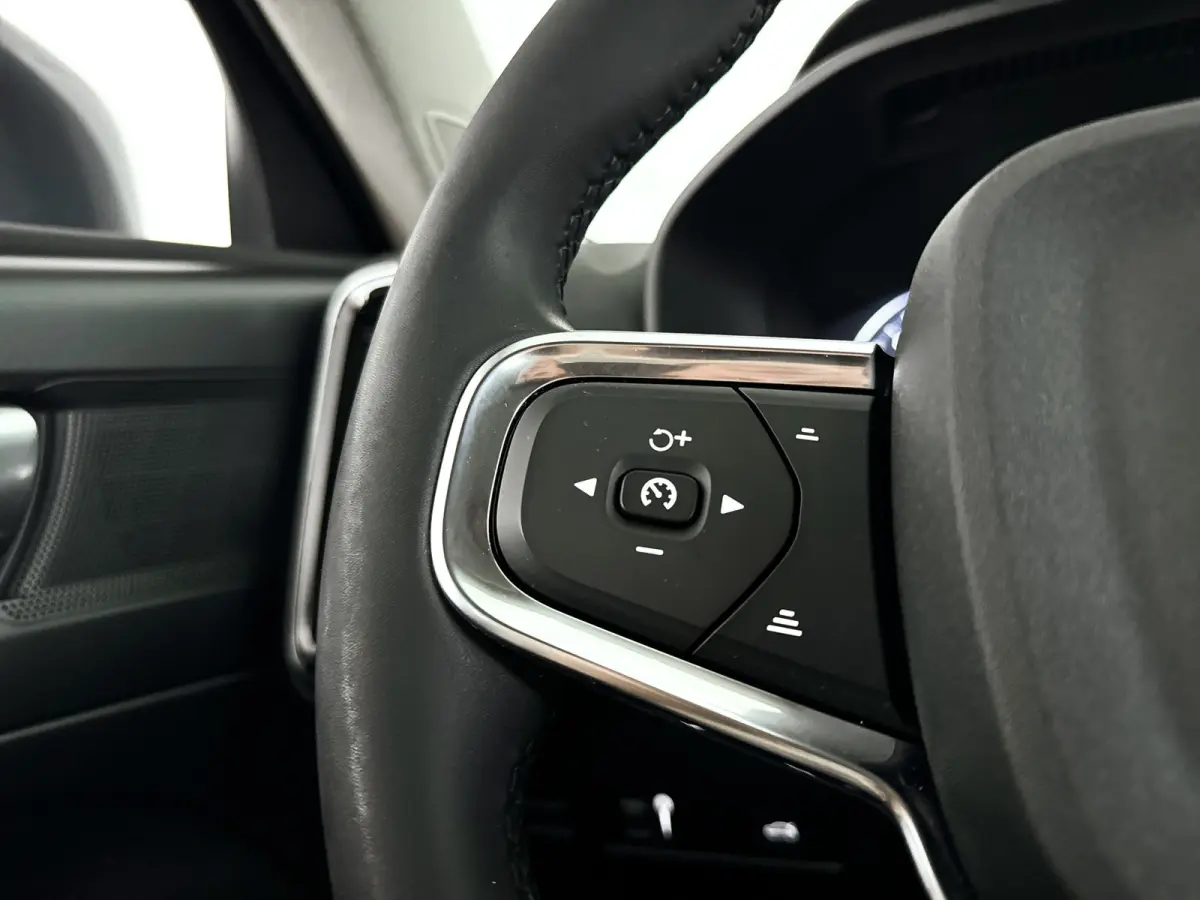 T2 Momentum Business | Parkeercamera | Cruise control