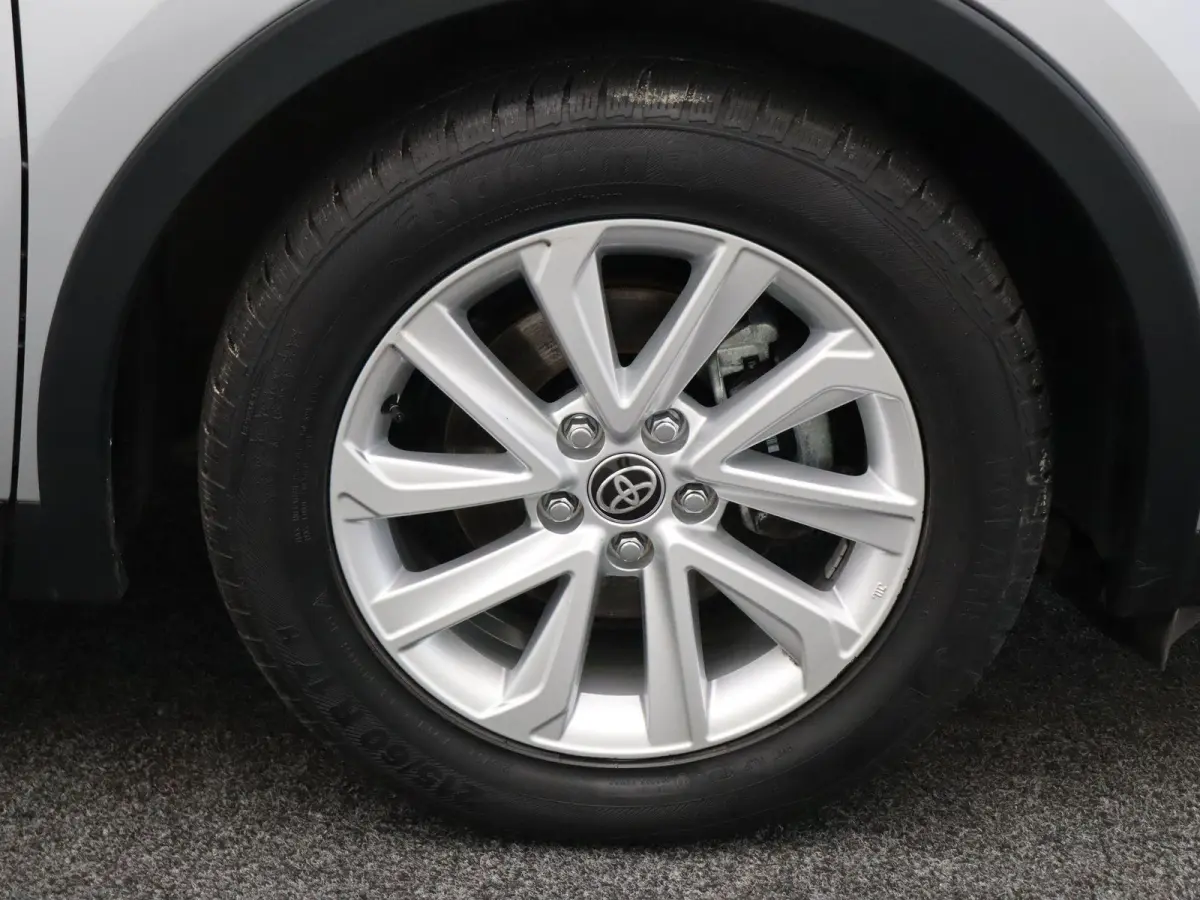 1.8 Hybrid 140 Active | Stoel- en stuurwielverwarming | Voorruitverwarming | Achteruitrijcamera | Dodehoek |