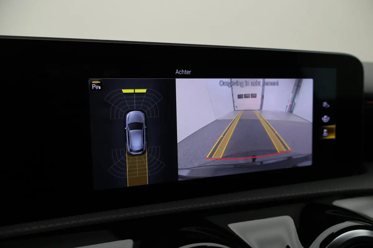 160 Business Solution AMG Virtual Cockpit, Camera, Cruise, Stoelverwarming, Apple Carplay, PDC, Trekhaak, 18''
