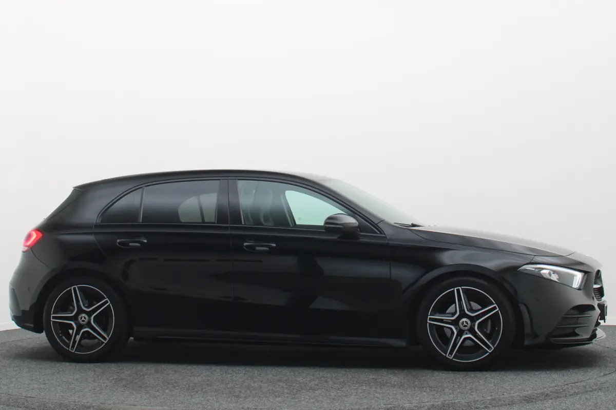 160 Business Solution AMG Virtual Cockpit, Camera, Cruise, Stoelverwarming, Apple Carplay, PDC, Trekhaak, 18''