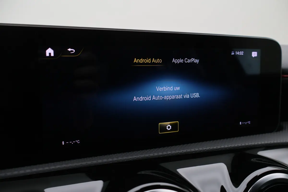160 Business Solution AMG Virtual Cockpit, Camera, Cruise, Stoelverwarming, Apple Carplay, PDC, Trekhaak, 18''