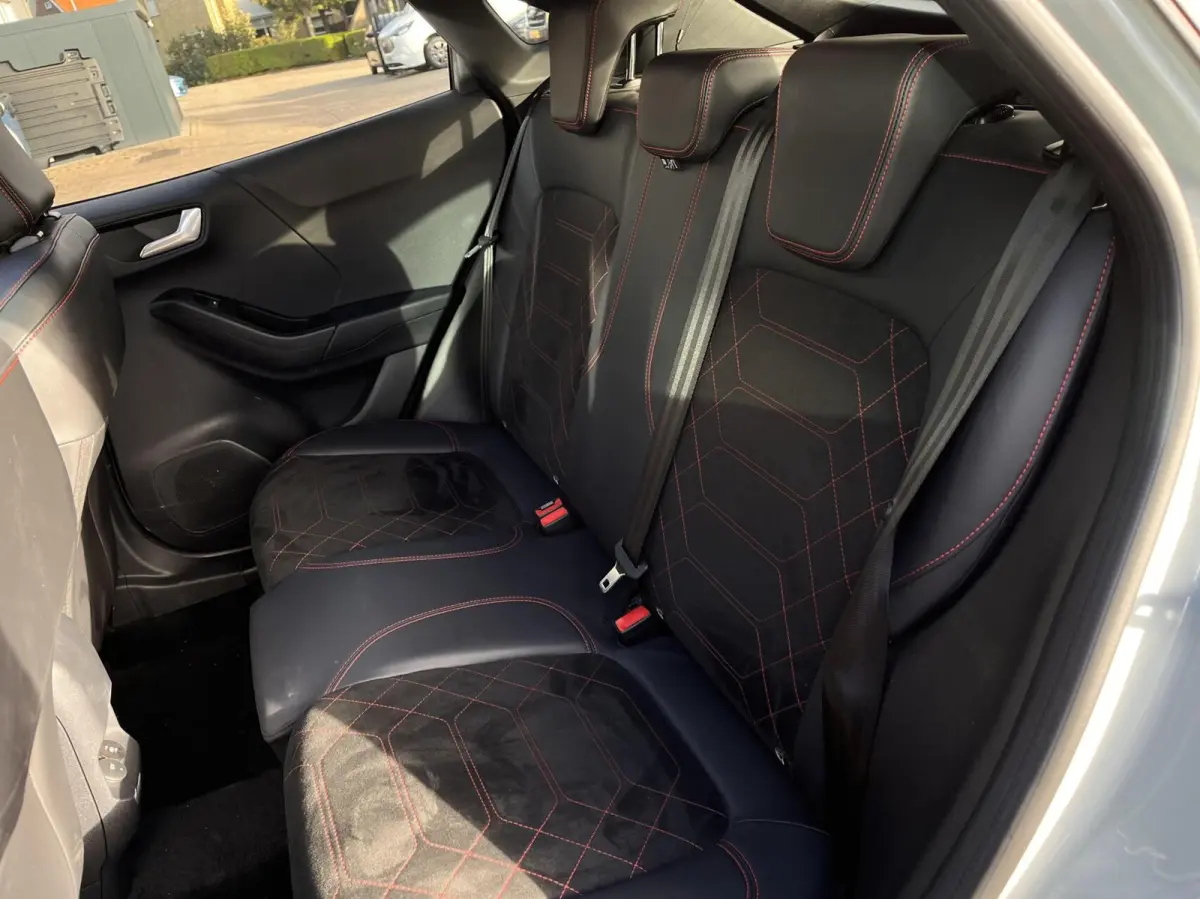 1.0 EcoBoost ST-Line X 155PK Automaat Afn. Trekhaak Panodak Winterpack Adaptieve Cruise 19" Velgen Camera B&O Keyless Matrix-LED Climate Privacy Glass *Full-Options*