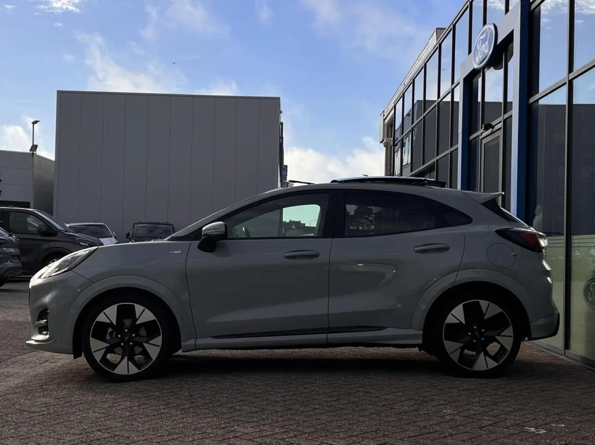 1.0 EcoBoost ST-Line X 155PK Automaat Afn. Trekhaak Panodak Winterpack Adaptieve Cruise 19" Velgen Camera B&O Keyless Matrix-LED Climate Privacy Glass *Full-Options*