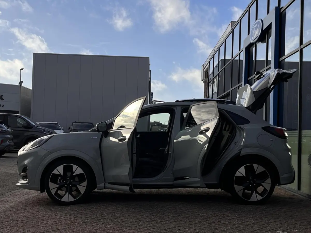 1.0 EcoBoost ST-Line X 155PK Automaat Afn. Trekhaak Panodak Winterpack Adaptieve Cruise 19" Velgen Camera B&O Keyless Matrix-LED Climate Privacy Glass *Full-Options*