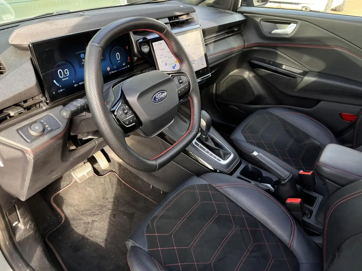 1.0 EcoBoost ST-Line X 155PK Automaat Afn. Trekhaak Panodak Winterpack Adaptieve Cruise 19" Velgen Camera B&O Keyless Matrix-LED Climate Privacy Glass *Full-Options*