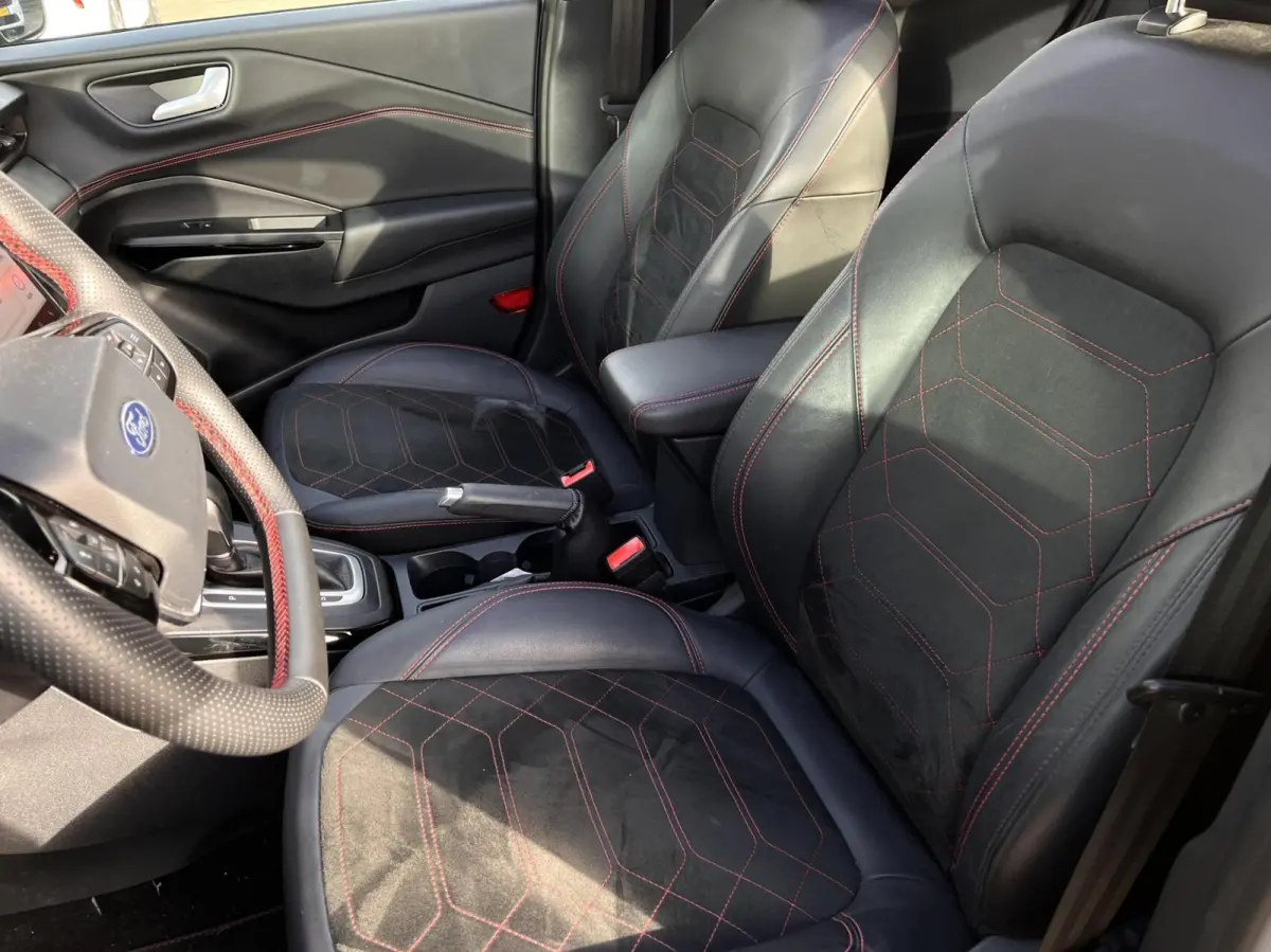 1.0 EcoBoost ST-Line X 155PK Automaat Afn. Trekhaak Panodak Winterpack Adaptieve Cruise 19" Velgen Camera B&O Keyless Matrix-LED Climate Privacy Glass *Full-Options*
