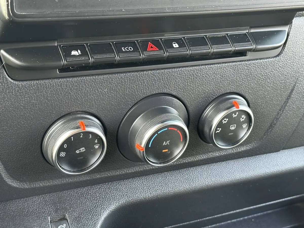 T35 2.3 dCi 135 L2H2 Airco|Trekhaak|Cruise LED NAVI