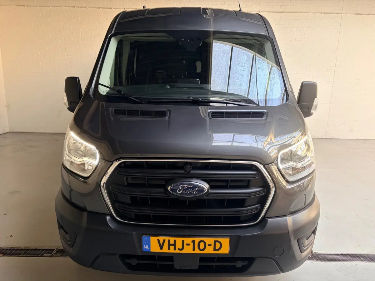 Dubbel Cabine 350 2.0 TDCI 170PK euro6 L3H2 Trend RWD, 6Persoons, Airco, Trekhaak 2800KG, Metallic lak, Nieuwe APK