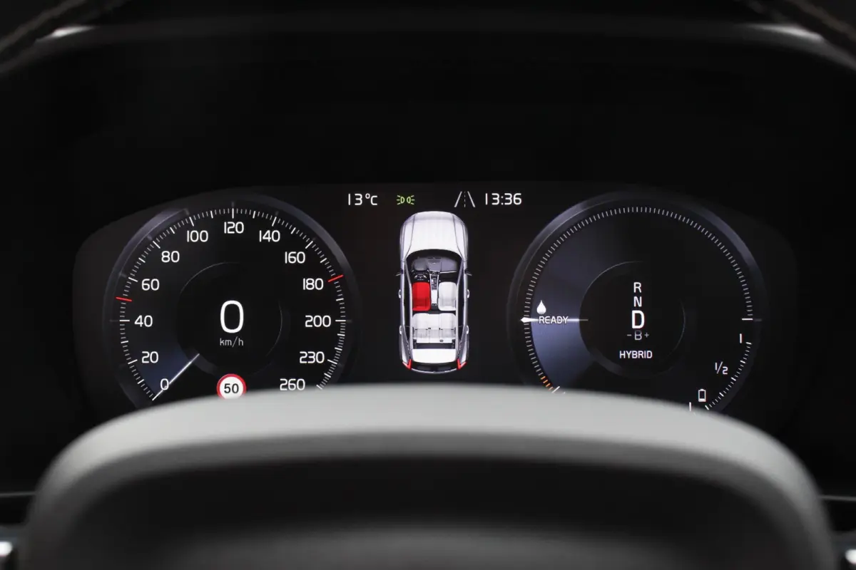 1.5 T5 R-Design Panoramisch dak Navigatie Apple Carplay/Android Auto Parkeersensoren Camera Adaptive Cruise Control Elektrische bestuurdersstoel met geheugen Stoelverwarming LED-koplampen In