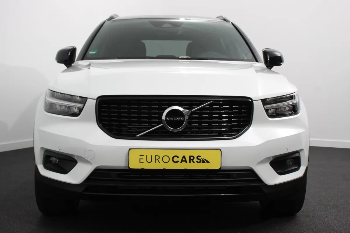 1.5 T5 R-Design Panoramisch dak Navigatie Apple Carplay/Android Auto Parkeersensoren Camera Adaptive Cruise Control Elektrische bestuurdersstoel met geheugen Stoelverwarming LED-koplampen In