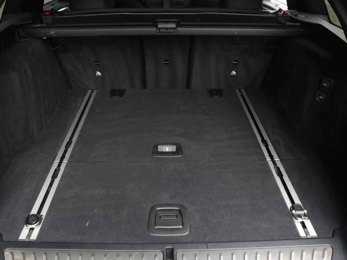 530i | M Sportpakket | Panodak | Trekhaak | Head-Up | Harman Kardon | Driving Assistant Prof. | Comfort Access | Parking Assistant Plus | 20'' LMV