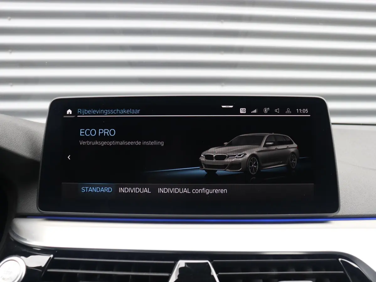 530i | M Sportpakket | Panodak | Trekhaak | Head-Up | Harman Kardon | Driving Assistant Prof. | Comfort Access | Parking Assistant Plus | 20'' LMV