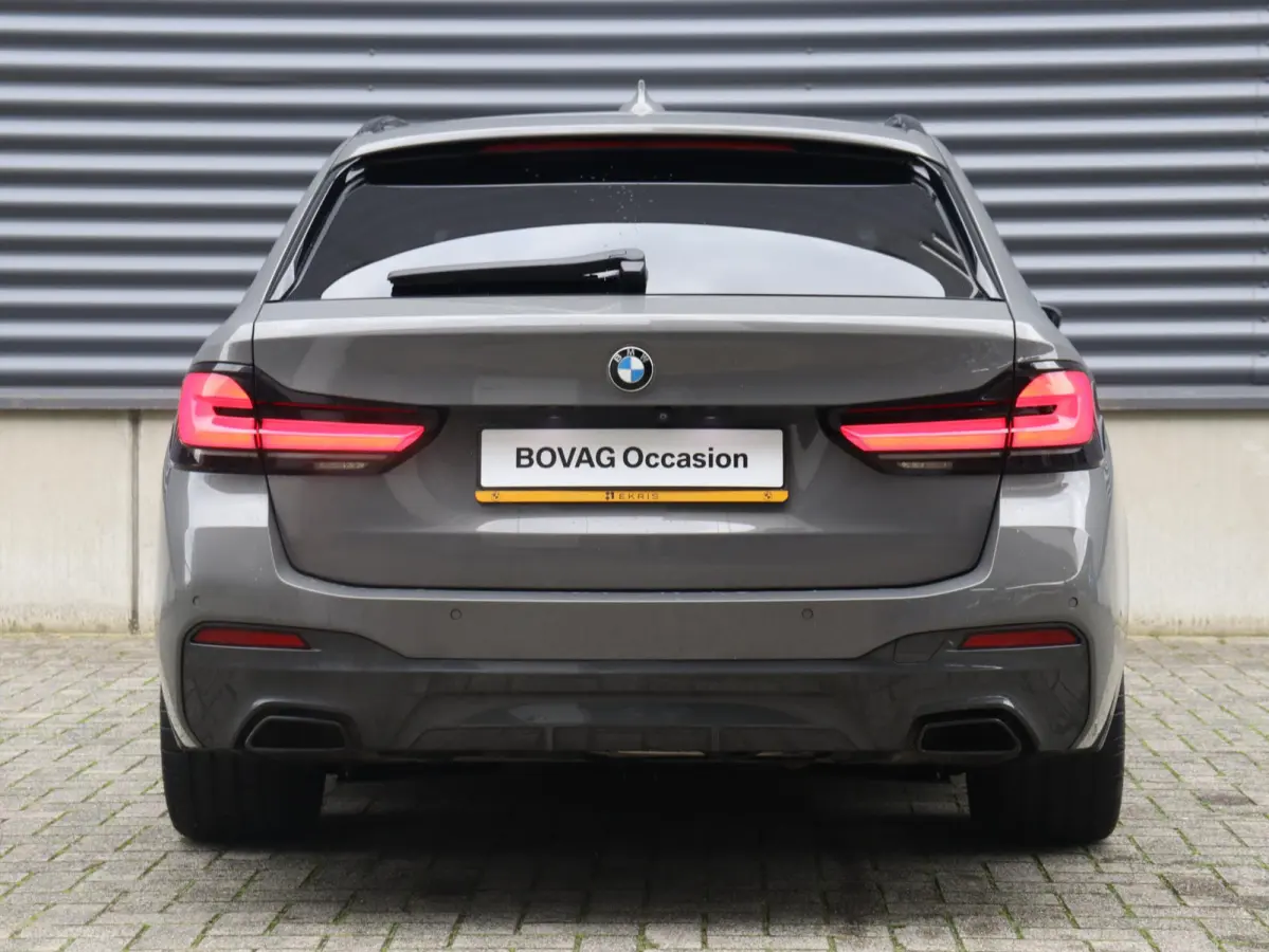 530i | M Sportpakket | Panodak | Trekhaak | Head-Up | Harman Kardon | Driving Assistant Prof. | Comfort Access | Parking Assistant Plus | 20'' LMV
