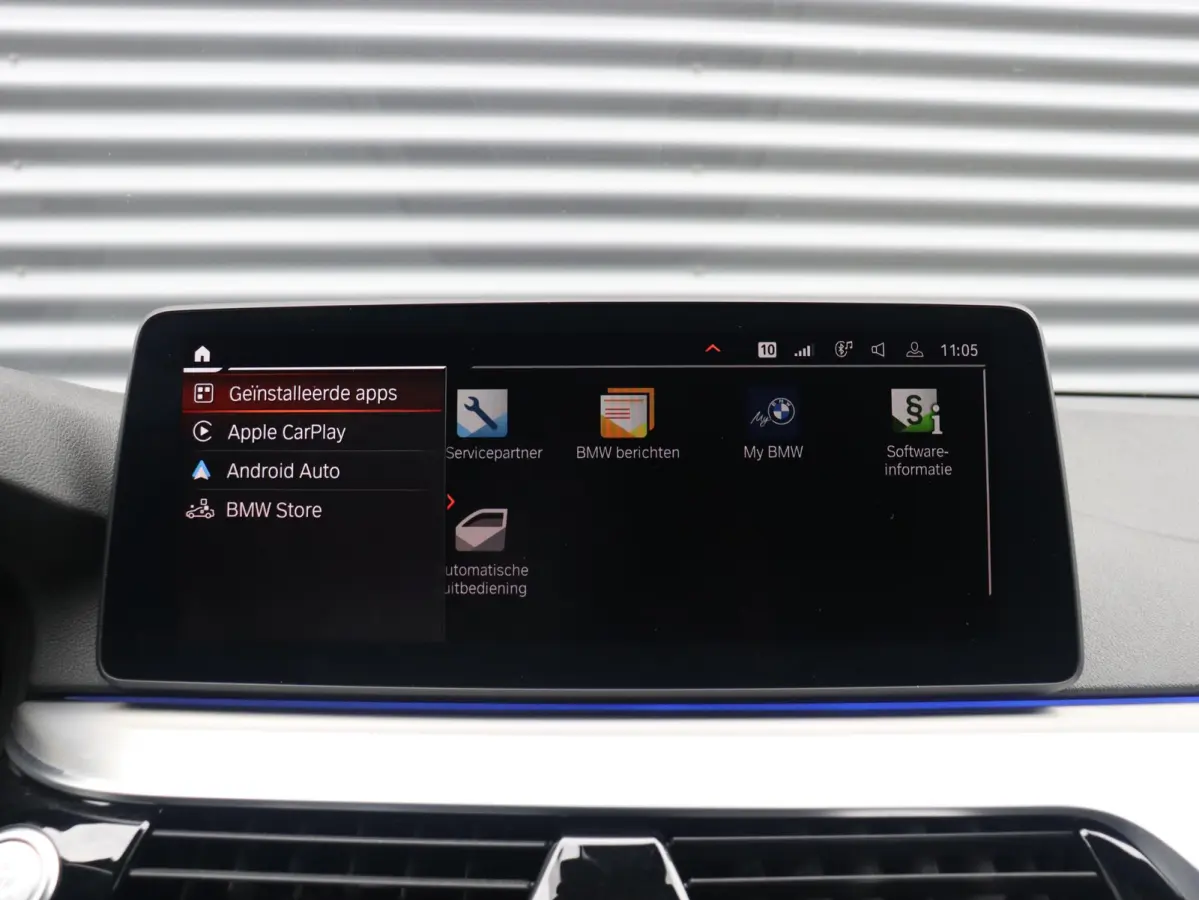 530i | M Sportpakket | Panodak | Trekhaak | Head-Up | Harman Kardon | Driving Assistant Prof. | Comfort Access | Parking Assistant Plus | 20'' LMV