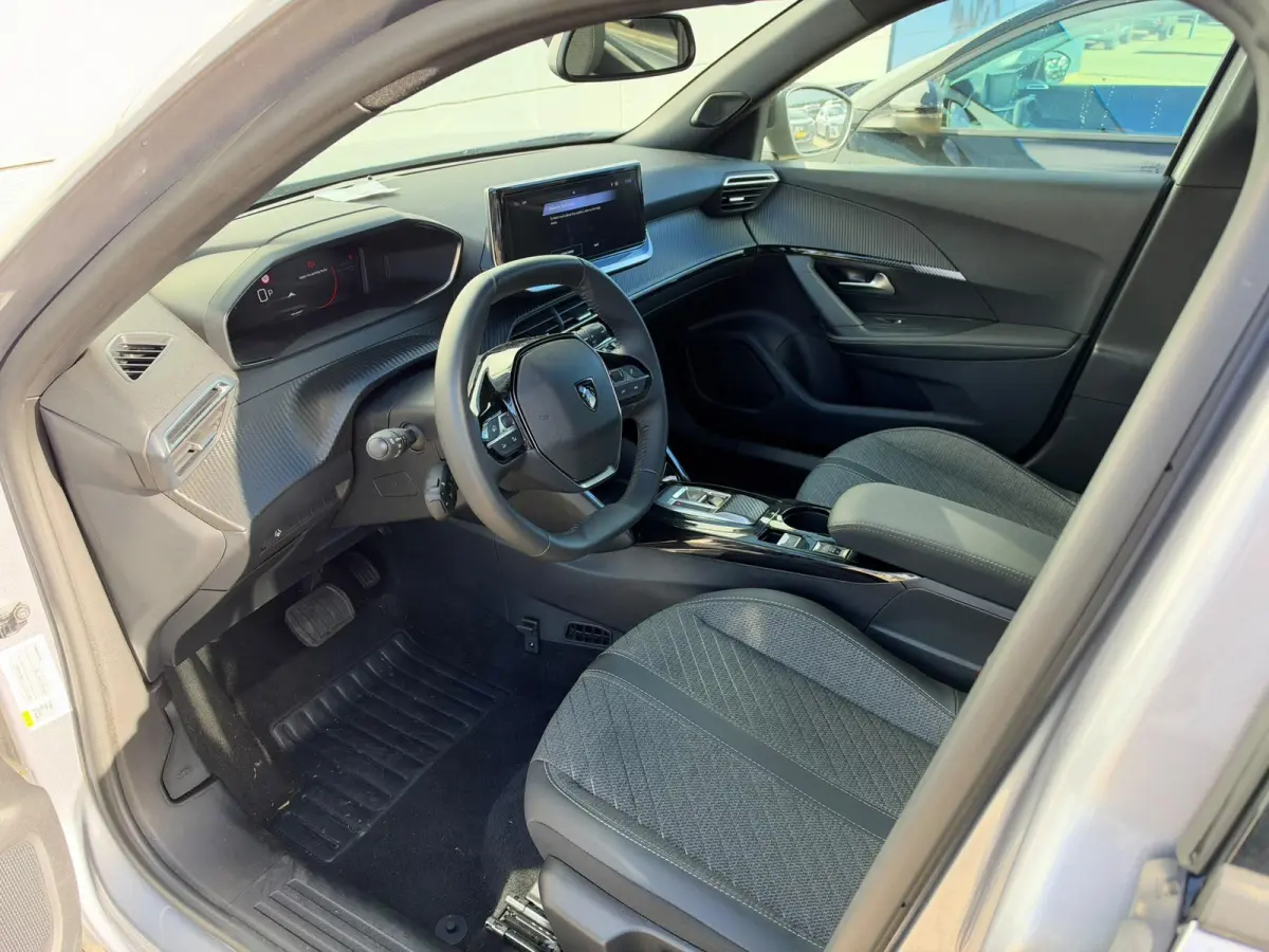 1.2 Hybrid 145 Allure | Navigatie | Adaptieve Cruise Control | Camera | Apple Carplay/Android Auto