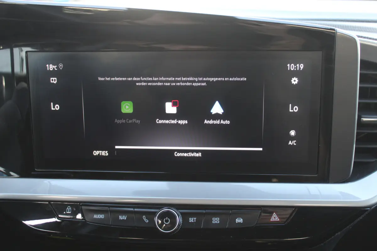 1.2 GS Line l Cruise control l Lane assist l PDC achter l Camera l Navigaie l Apple carplay/ Android auto