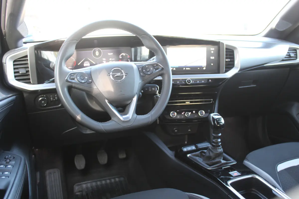 1.2 GS Line l Cruise control l Lane assist l PDC achter l Camera l Navigaie l Apple carplay/ Android auto