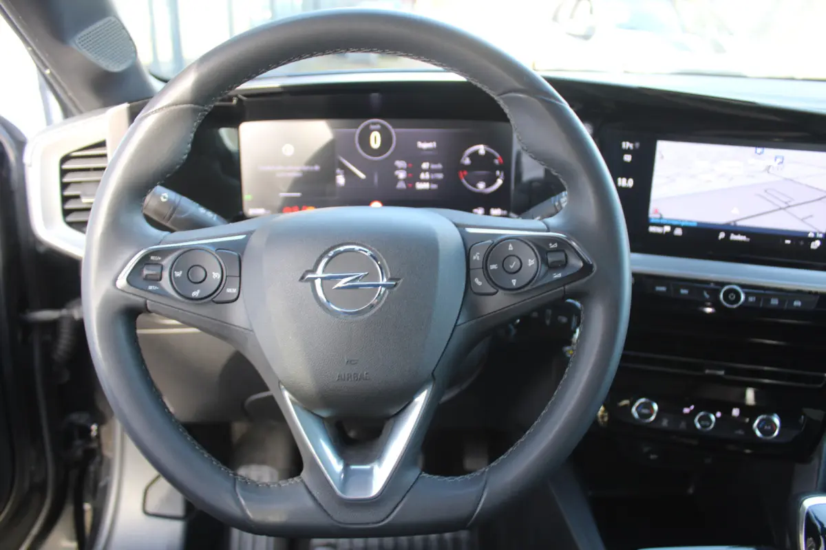 1.2 GS Line l Cruise control l Lane assist l PDC achter l Camera l Navigaie l Apple carplay/ Android auto
