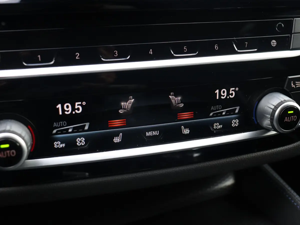 530e xDrive | M Sportpakket Pro | Head-Up | Trekhaak | Driving Assistant Prof. | Hi-Fi | Comfort Access | SoH 91% | 19'' LMV