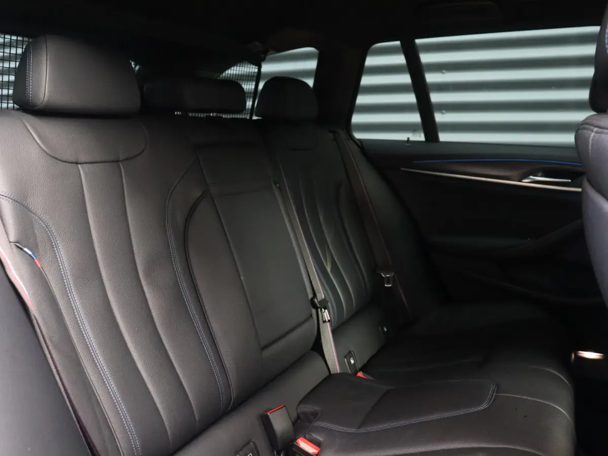 530e xDrive | M Sportpakket Pro | Head-Up | Trekhaak | Driving Assistant Prof. | Hi-Fi | Comfort Access | SoH 91% | 19'' LMV