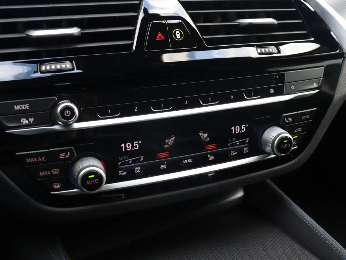 530e xDrive | M Sportpakket Pro | Head-Up | Trekhaak | Driving Assistant Prof. | Hi-Fi | Comfort Access | SoH 91% | 19'' LMV