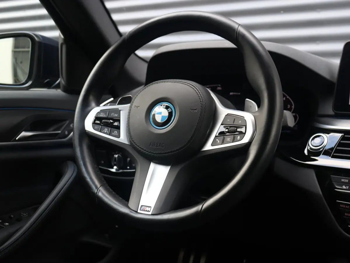 530e xDrive | M Sportpakket Pro | Head-Up | Trekhaak | Driving Assistant Prof. | Hi-Fi | Comfort Access | SoH 91% | 19'' LMV