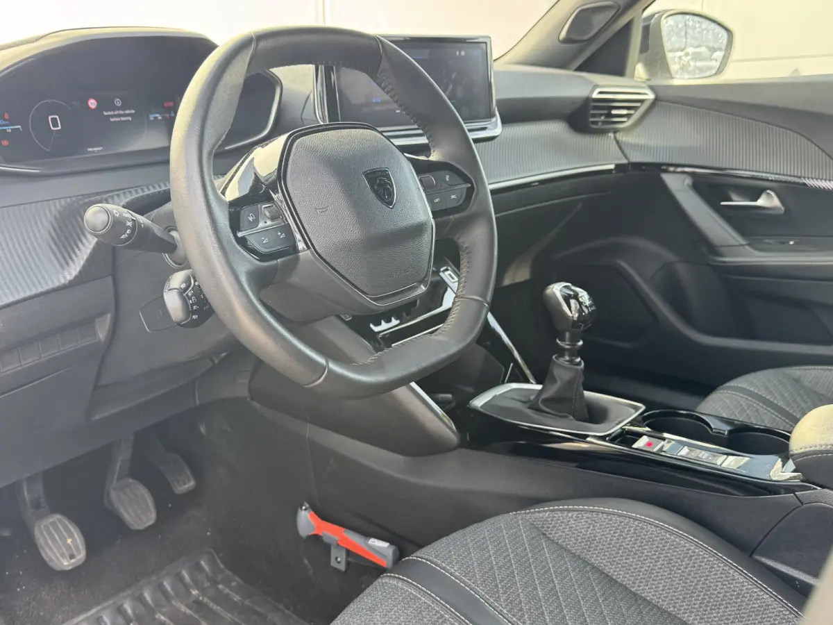 1.2 PureTech 100 Allure | Parkeerhulp | Navigatie | Cruise Control | Apple Carplay/Android Auto