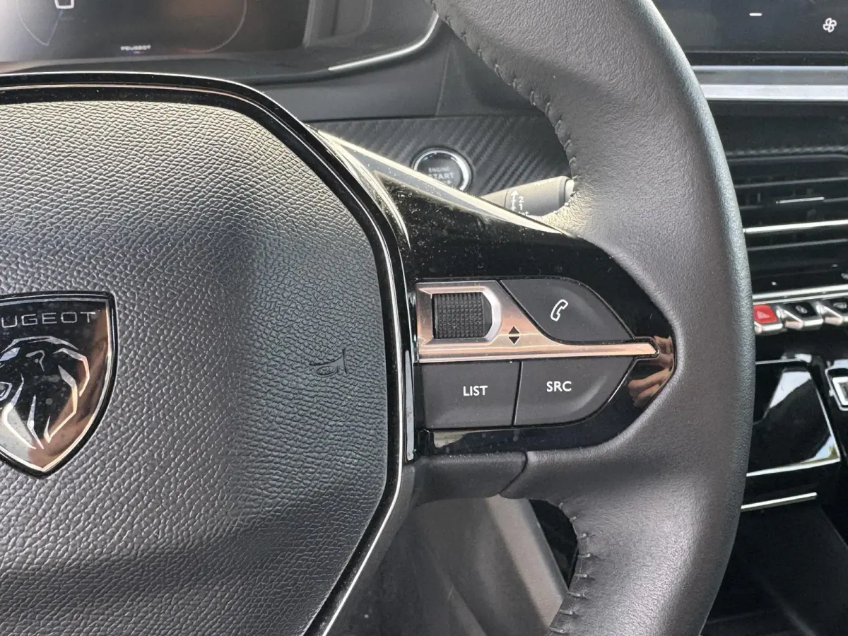 1.2 PureTech 100 Allure | Parkeerhulp | Navigatie | Cruise Control | Apple Carplay/Android Auto