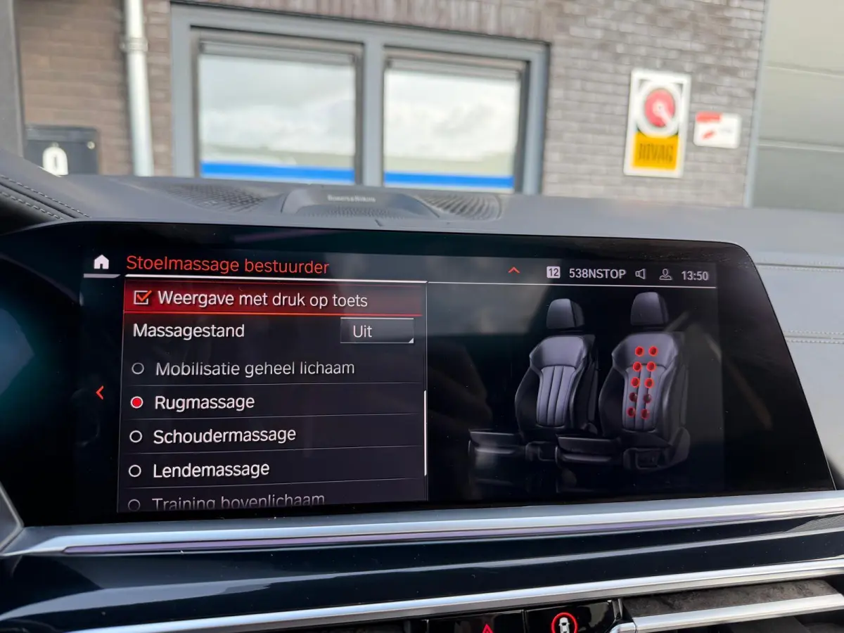 xDrive40i 6p. | 2E EIGENAAR | 3/6/12MND GARANTIE | PANO | LASER | BOWERS&WILKINS | MASSAGE | ACC | CAMERA | PARFUM | SFEER |TREKHAAK | BOMVOL |