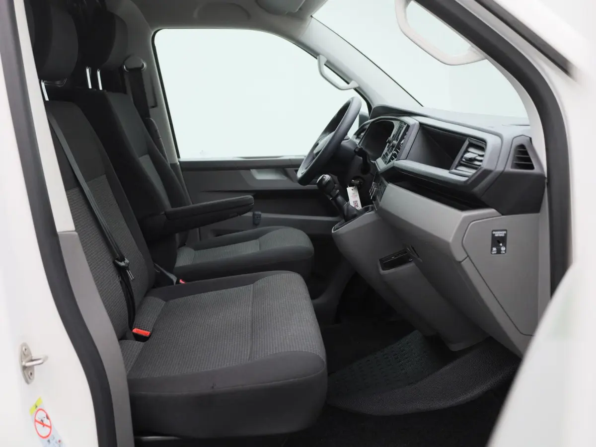 2.0 TDi 110PK | Airco | Achteruitrijcamera | DAB+ | App-Connect | Elektrisch Verstel/Verwarmbare Spiegels |