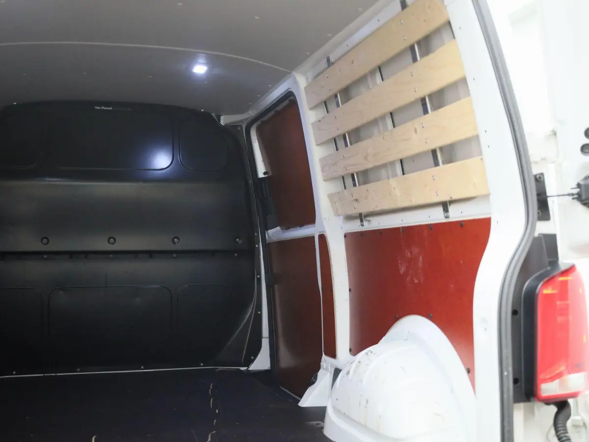 2.0 TDi 110PK | Airco | Achteruitrijcamera | DAB+ | App-Connect | Elektrisch Verstel/Verwarmbare Spiegels |