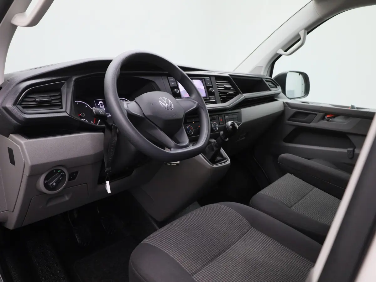 2.0 TDi 110PK | Airco | Achteruitrijcamera | DAB+ | App-Connect | Elektrisch Verstel/Verwarmbare Spiegels |