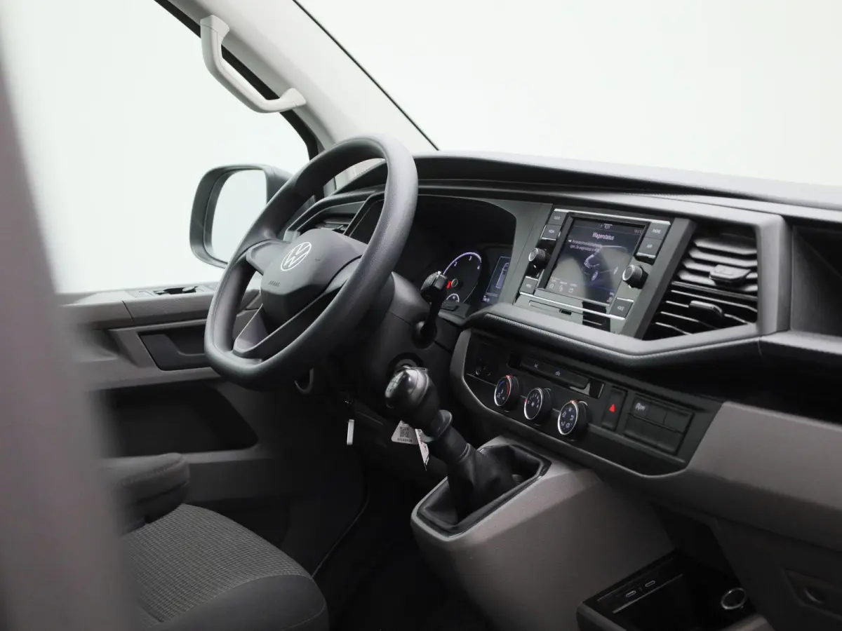 2.0 TDi 110PK | Airco | Achteruitrijcamera | DAB+ | App-Connect | Elektrisch Verstel/Verwarmbare Spiegels |