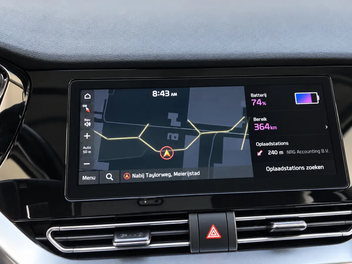 DynamicPlusLine 64 kWh | SOH 100% | 3 Fase laden | Schuif/kanteldak | Half Leder | Andriod Auto | Apple carplay | Navigatie