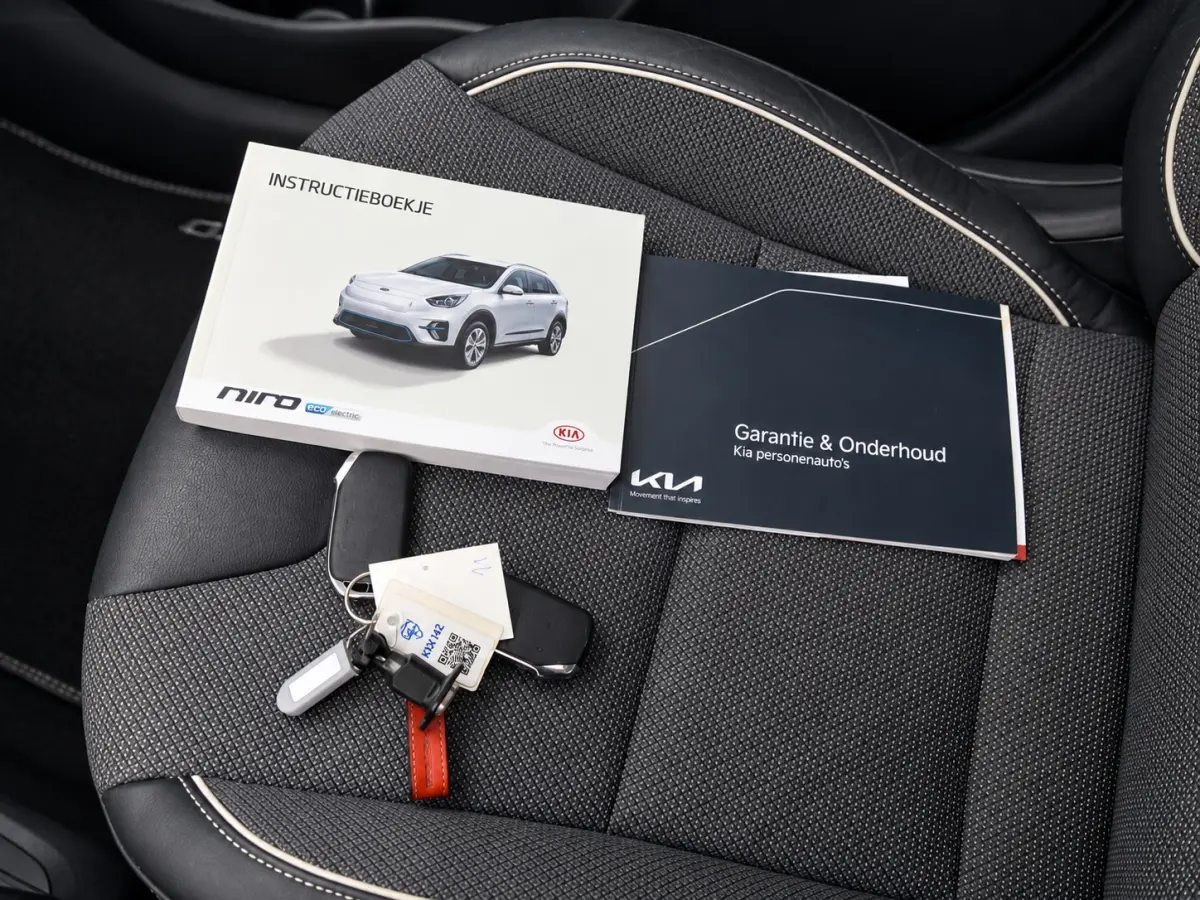 DynamicPlusLine 64 kWh | SOH 100% | 3 Fase laden | Schuif/kanteldak | Half Leder | Andriod Auto | Apple carplay | Navigatie
