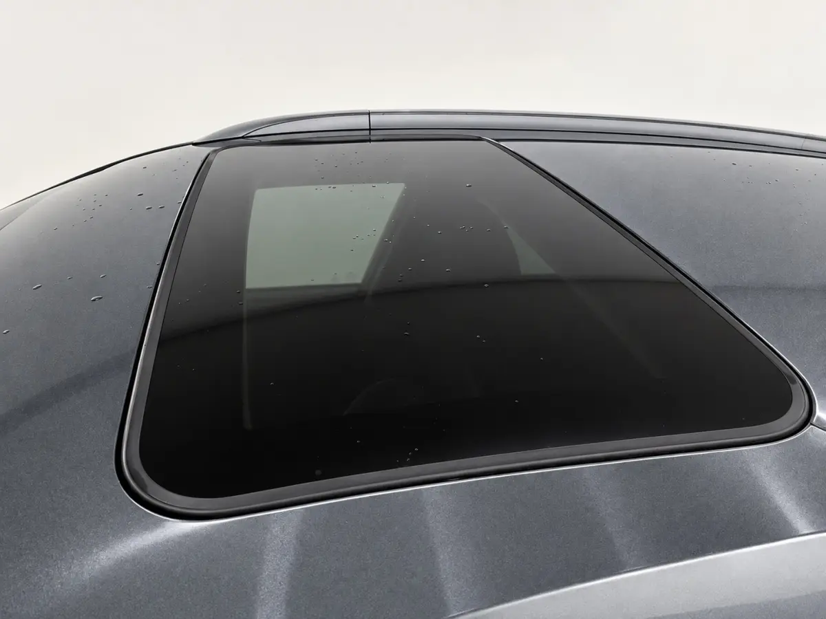 DynamicPlusLine 64 kWh | SOH 100% | 3 Fase laden | Schuif/kanteldak | Half Leder | Andriod Auto | Apple carplay | Navigatie