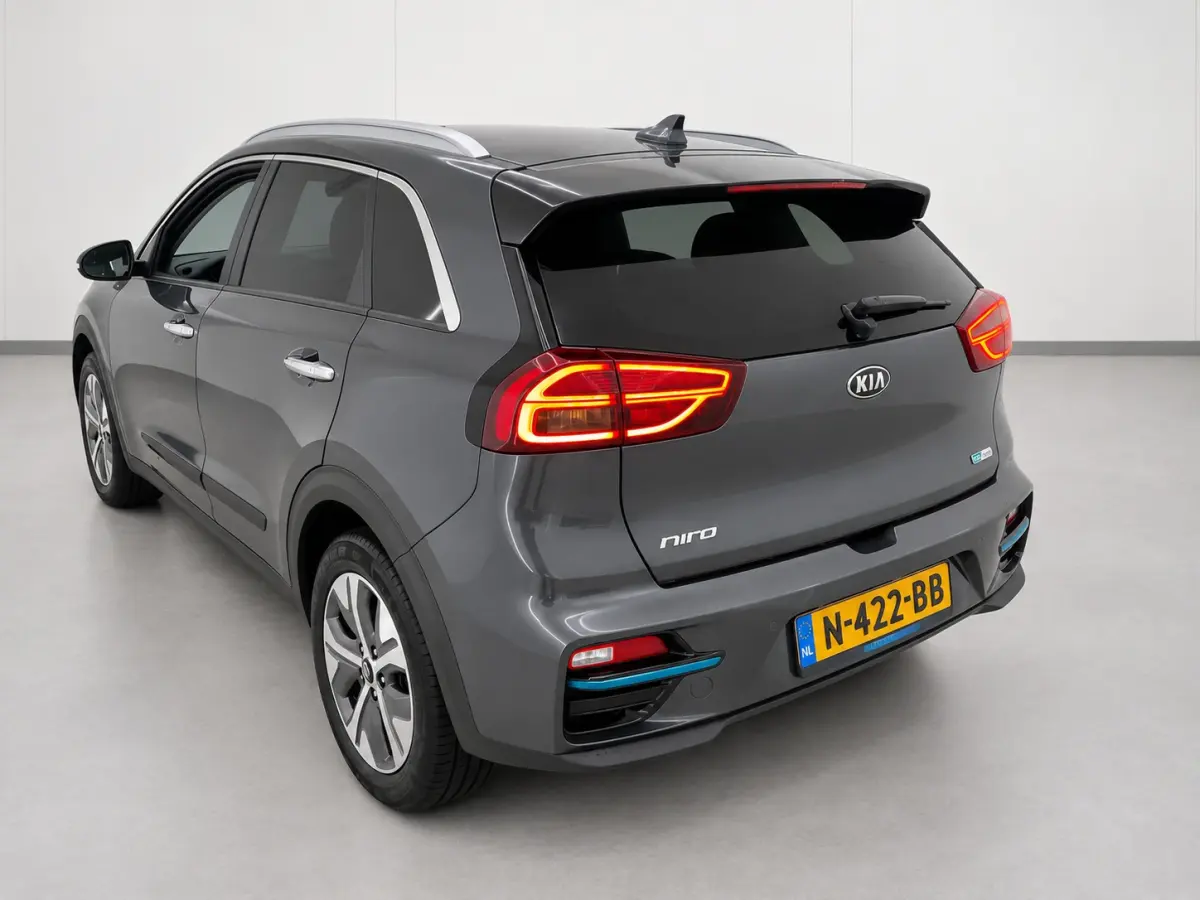 DynamicPlusLine 64 kWh | SOH 100% | 3 Fase laden | Schuif/kanteldak | Half Leder | Andriod Auto | Apple carplay | Navigatie