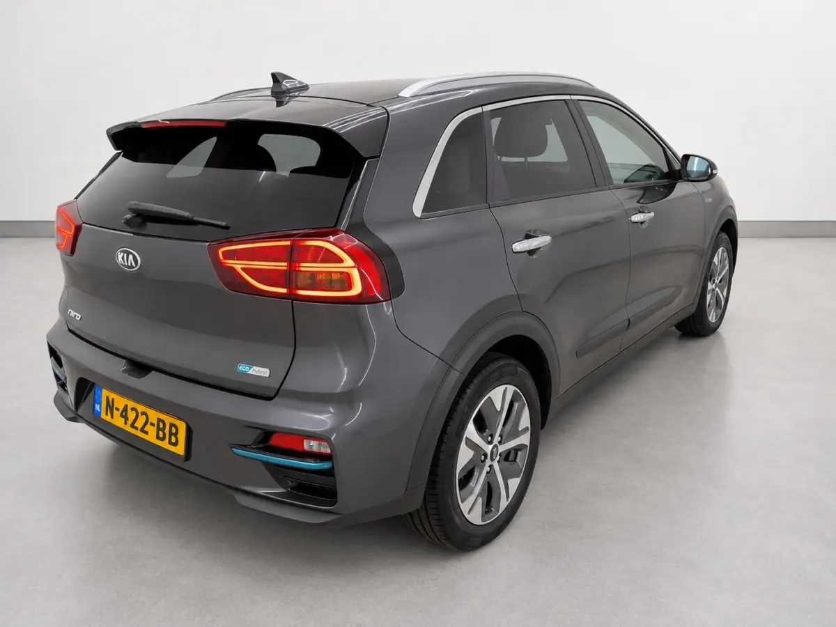 DynamicPlusLine 64 kWh | SOH 100% | 3 Fase laden | Schuif/kanteldak | Half Leder | Andriod Auto | Apple carplay | Navigatie