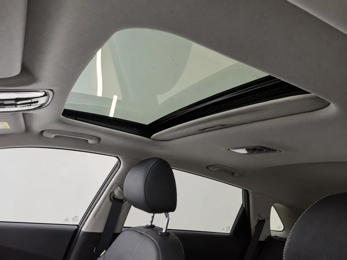 DynamicPlusLine 64 kWh | SOH 100% | 3 Fase laden | Schuif/kanteldak | Half Leder | Andriod Auto | Apple carplay | Navigatie