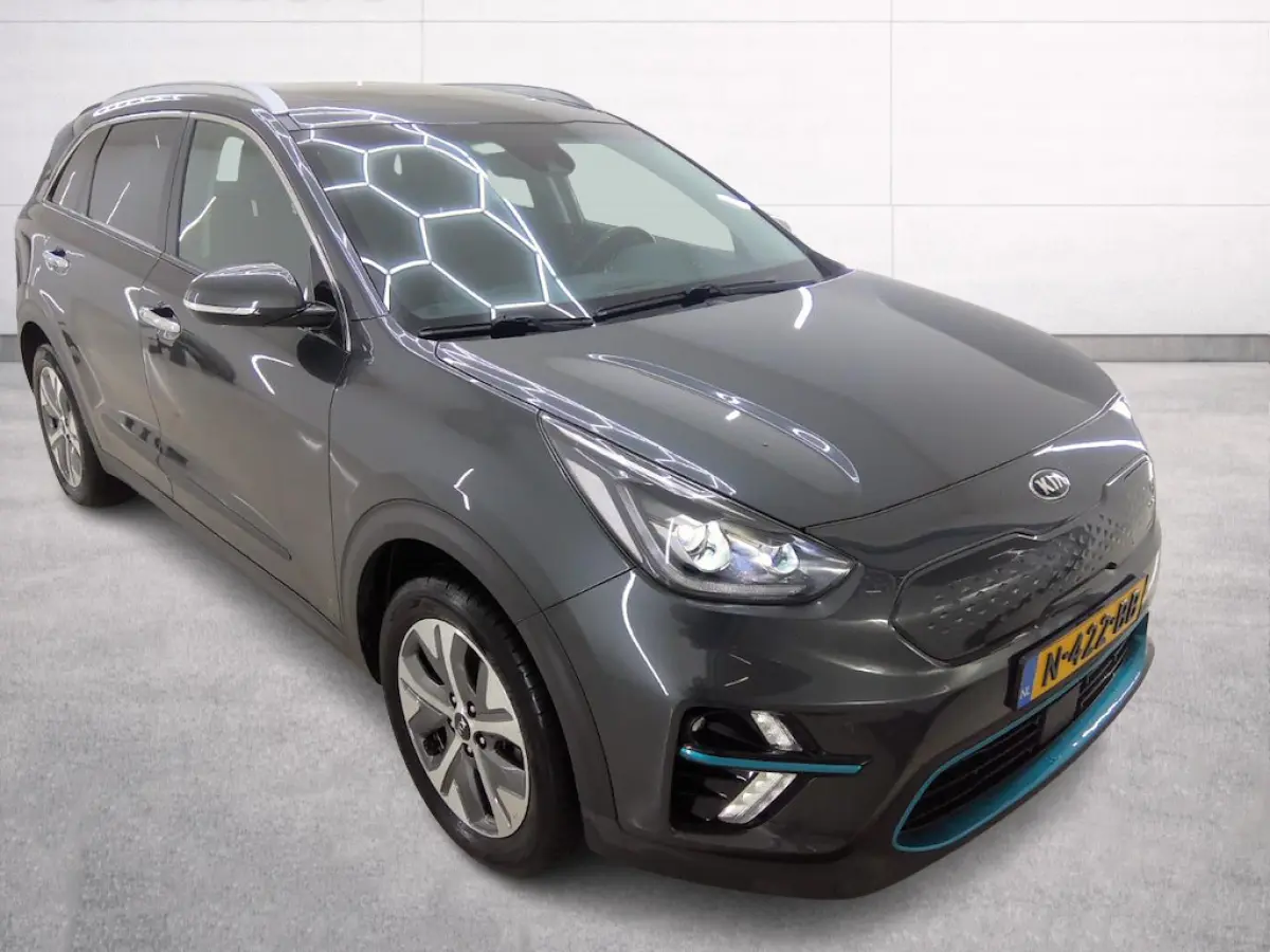 DynamicPlusLine 64 kWh | SOH 100% | 3 Fase laden | Schuif/kanteldak | Half Leder | Andriod Auto | Apple carplay | Navigatie