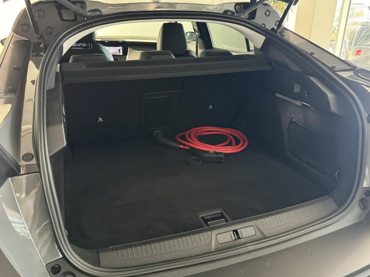 1.6 HYbrid Allure Pack 225 EAT8 | Stoel/stuurverwarming | 360 Camera | Adaptieve Cruise Control | Navigatie