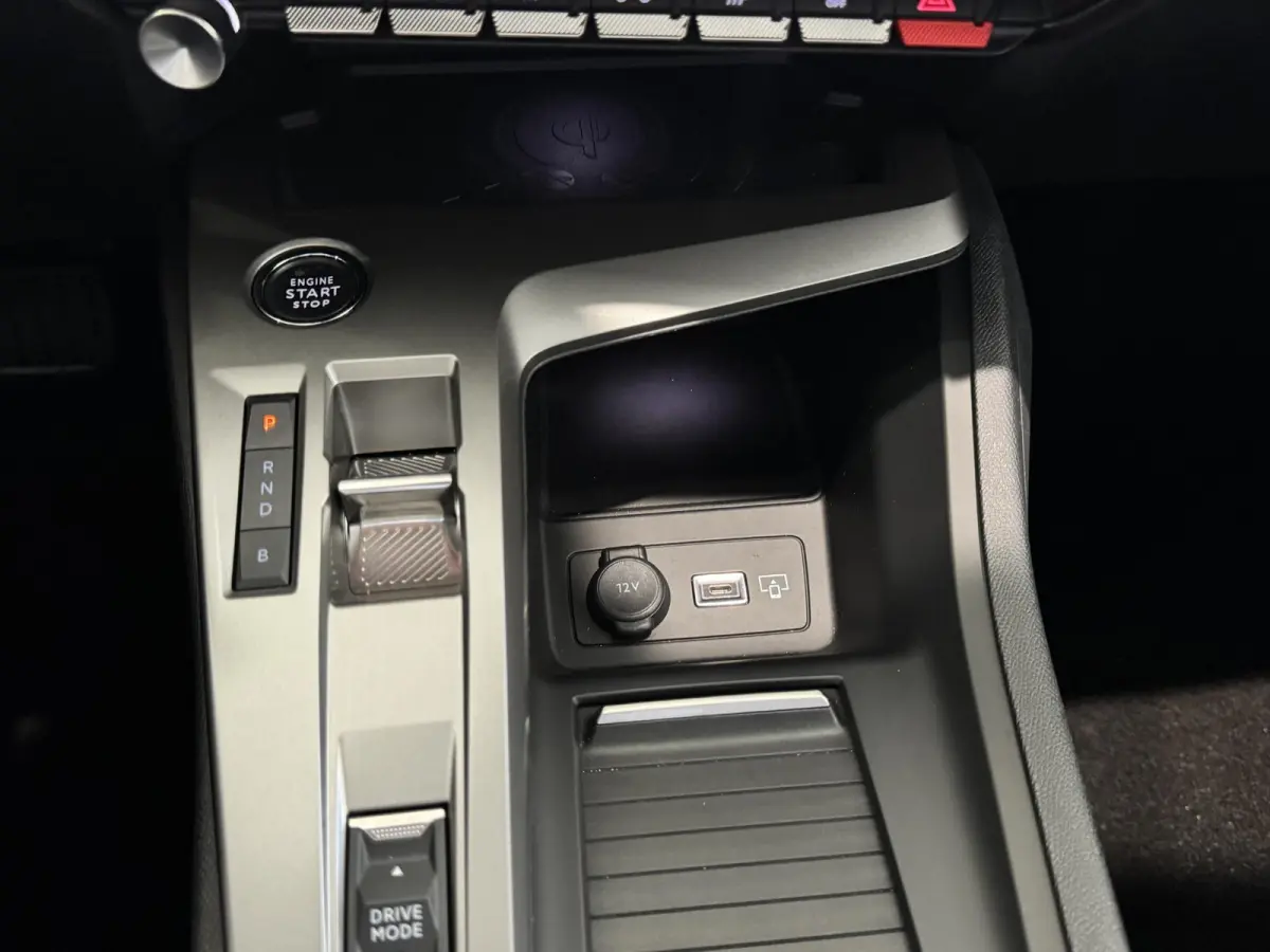 1.6 HYbrid Allure Pack 225 EAT8 | Stoel/stuurverwarming | 360 Camera | Adaptieve Cruise Control | Navigatie