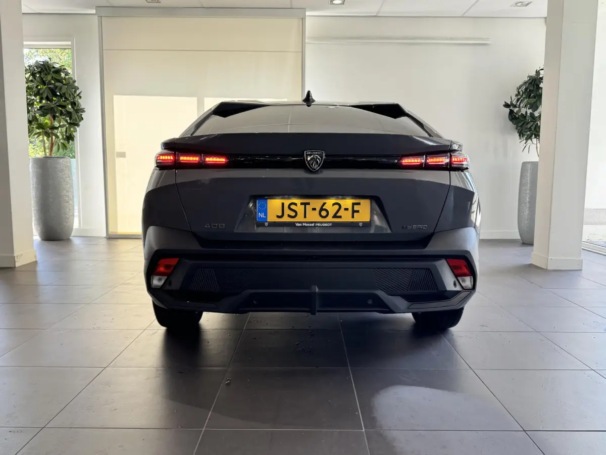 1.6 HYbrid Allure Pack 225 EAT8 | Stoel/stuurverwarming | 360 Camera | Adaptieve Cruise Control | Navigatie