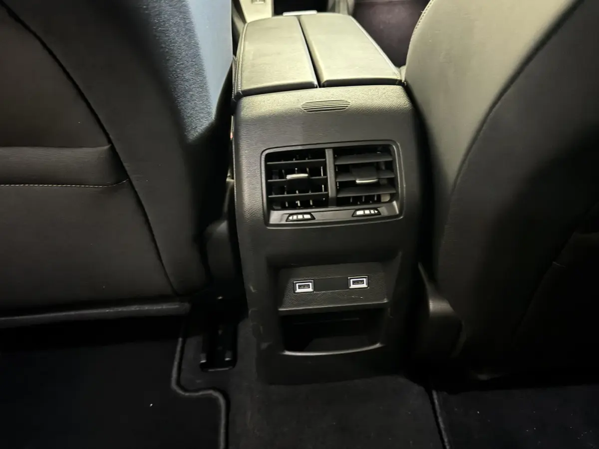 1.6 HYbrid Allure Pack 225 EAT8 | Stoel/stuurverwarming | 360 Camera | Adaptieve Cruise Control | Navigatie
