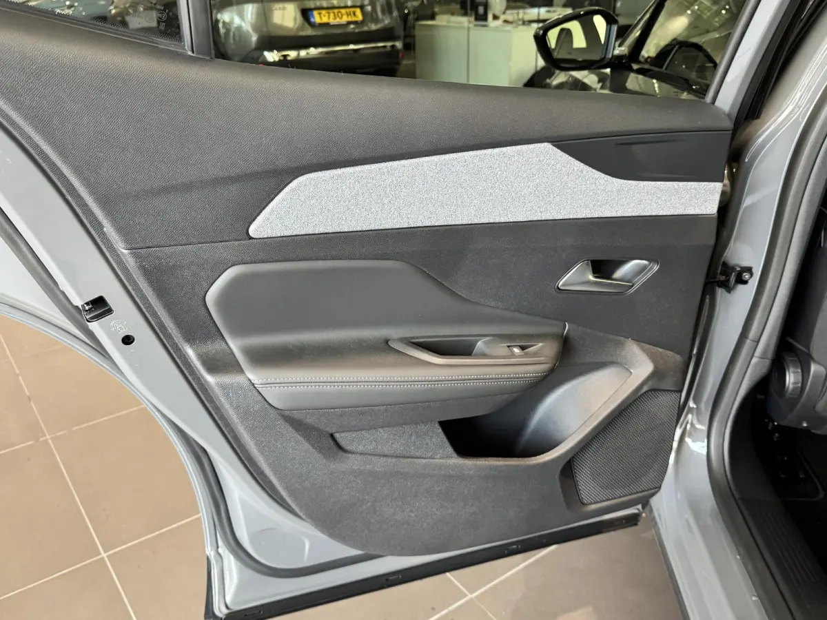1.6 HYbrid Allure Pack 225 EAT8 | Stoel/stuurverwarming | 360 Camera | Adaptieve Cruise Control | Navigatie