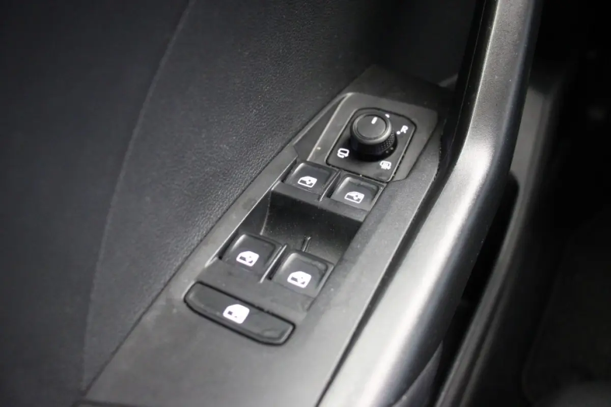 1.0 TSI Life - Carplay, Adapt. Cruise, Navi, PDC