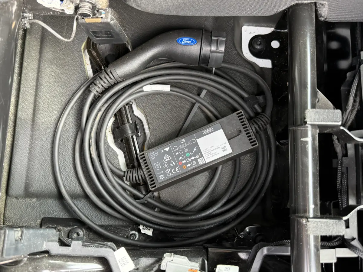 Transit Custom 340 1.0 PHEV 120PK *ELEKTRO MOTOR KAPOT*