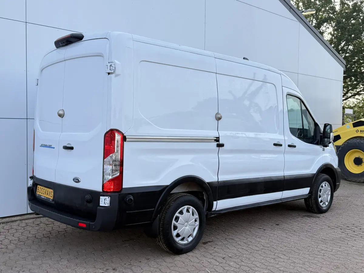 e-Transit 68kWh 184PK